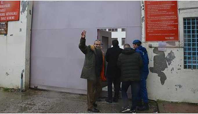 Sırrı Süreyya Önder cezaevine girdi