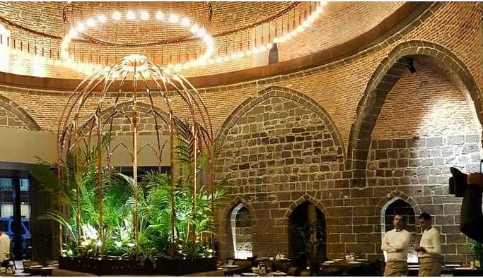 Sur'da tarihi hamam lüks restorana dönüştürüldü!