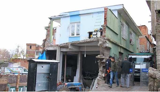 Sur’da bir ev daha yıkım kararıyla boşaltıldı