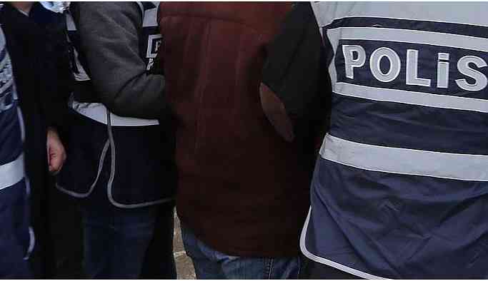 3 ilçede 37 ev ile ahırlara baskın: 1 gözaltı
