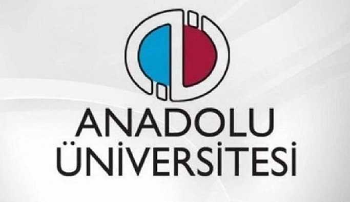 Açıköğretim kitabında 'Hangisi kadını daha çekici yapar?' sorusu