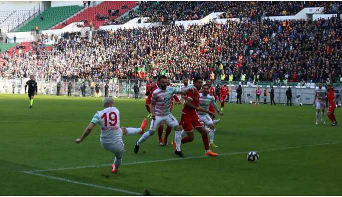 Amedspor 3 puanı 3 golle aldı
