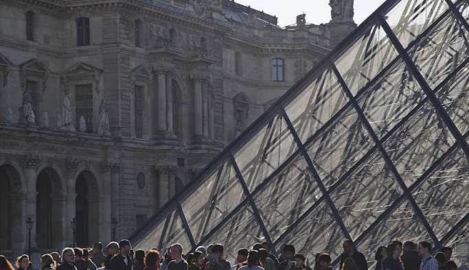 Beyonce ile Jay-Z'nin çektiği klip sayesinde Louvre Müzesi ziyaretçi rekoru kırdı
