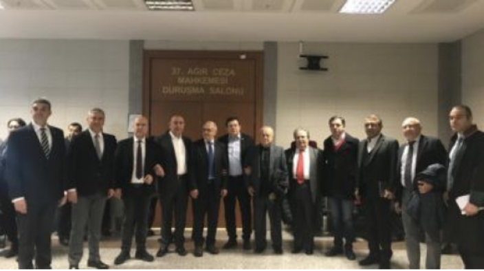 Bu dava bir komedi