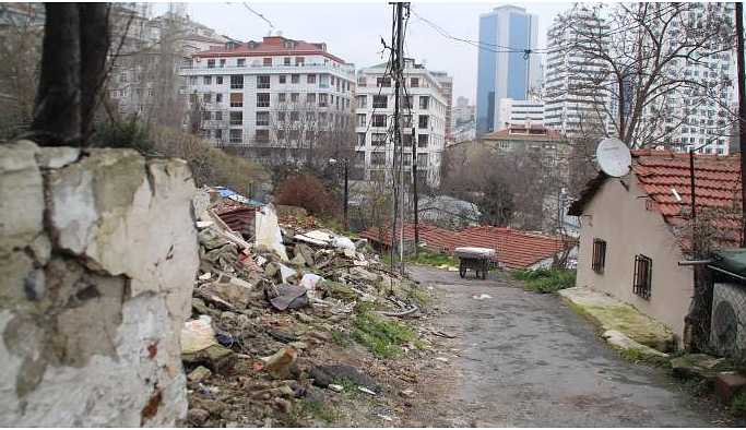 'Evlerimizi alıp bizi borçlandırmak istiyorlar'