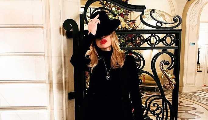 Hadise, fotoğrafını beğenmeyen takipçilerine hareket çekti