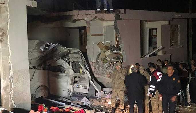 Hatay'ın Altınözü ilçesinde bir binanın kazan dairesinde patlama oldu: 2 kişi hayatını kaybetti