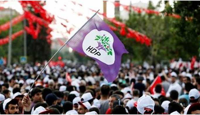 HDP eşbaşkan adaylarını konvoy turu ile tanıttı