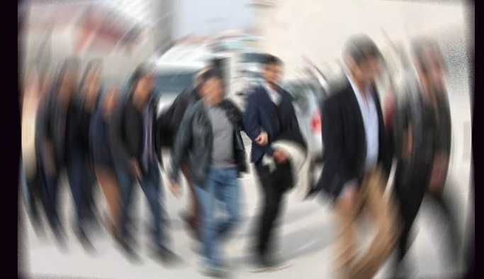 İzmir ve Adana'da çok sayıda gözaltı