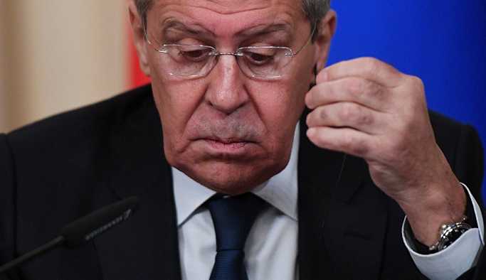 Lavrov, Cezayir'de mikrofonla 'tokalaştı'