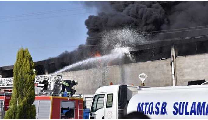 Tarsus’ta çakmak fabrikasında yangın çıktı