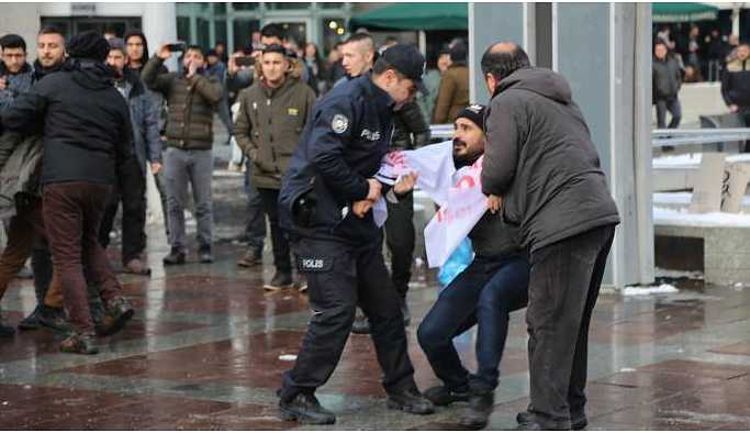 TOKİ işçilerine Kızılay'da müdahale: 8 gözaltı