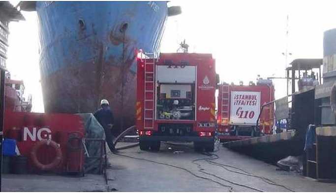 Tuzla'da gemide yangın: 8 kişi yaralandı