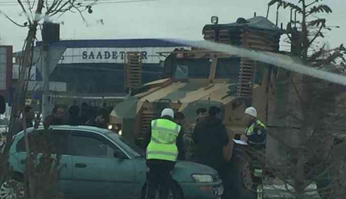Van'da askeri araç sivil araca çarptı
