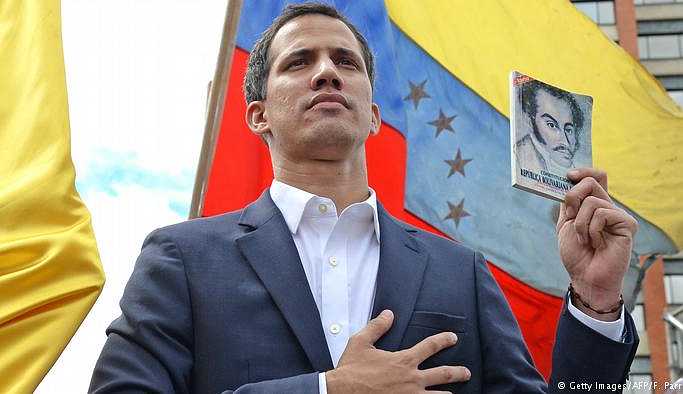 Venezuela'da Maduro'ya meydan okuyan Guaido kimdir?