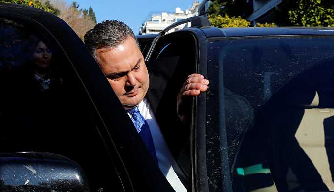 Yunanistan Savunma Bakanı Kammenos istifasını verdi