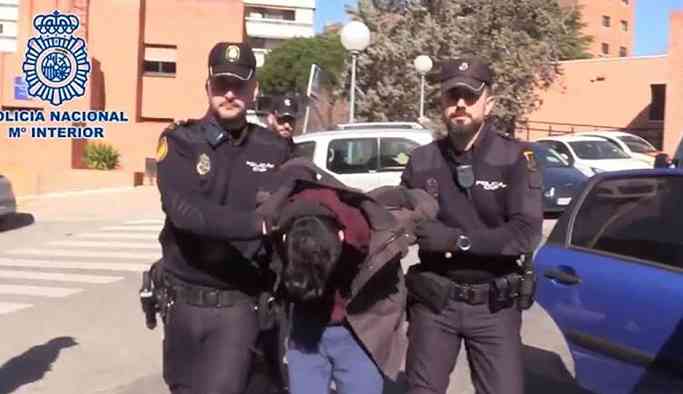 Annesini öldürüp binden fazla parçaya ayıran saldırgan tutuklandı