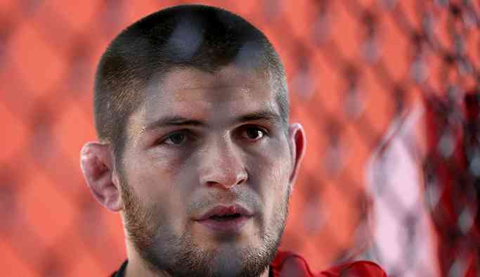 Dağıstanlı çocuk ayı yavrusu ile güreşti: Yeni bir Nurmagomedov mu doğuyor?