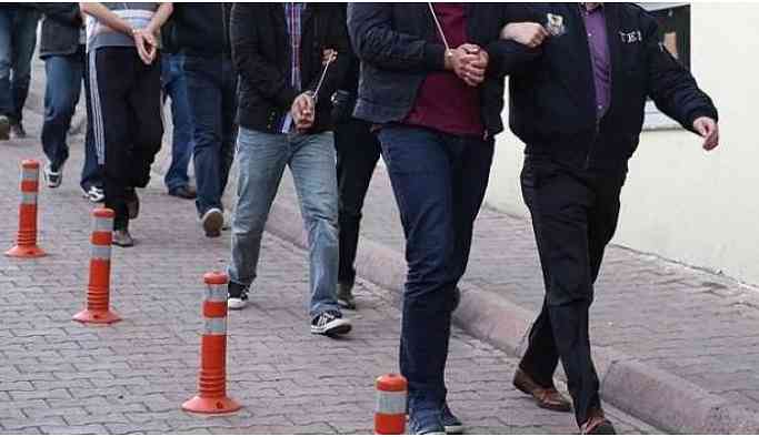 Diyarbakır’a getirilen 3 kişiden 2’si tutuklandı