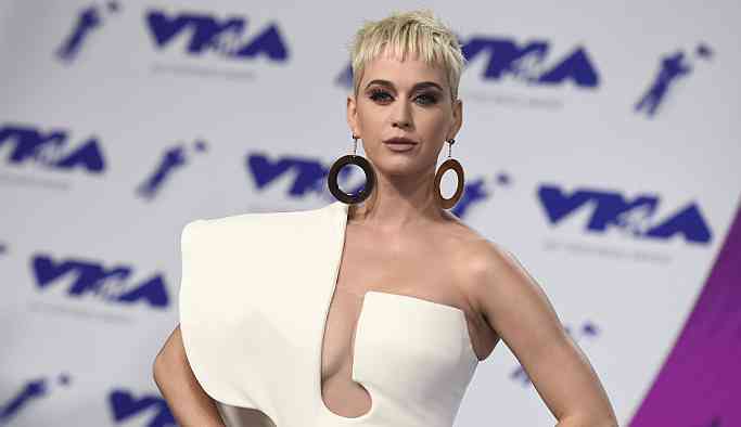 Gucci ve Prada'dan sonra Katy Perry'ye de 'ırkçı tasarım' suçlaması