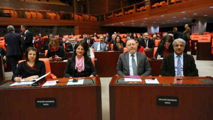 HDP 'Barış Nöbeti'nde: Leyla yaşasın diye Meclis sorumluluk almalı