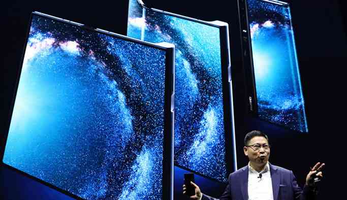 Huawei katlanabilir akıllı telefonu Mate X'i tanıttı