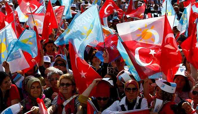 İYİ Parti'den adaylara eğitim