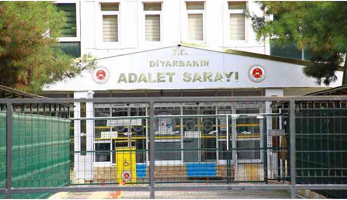 Kayapınar Belediyesi Eşbaşkan Yardımcısı hakkında yakalama kararı