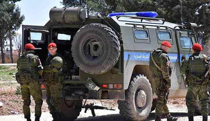 Menbiç'in Avşariye kasabasına ulaşan Rus askeri polisi, ılımlı muhaliflere 1 kilometre uzaklıkta