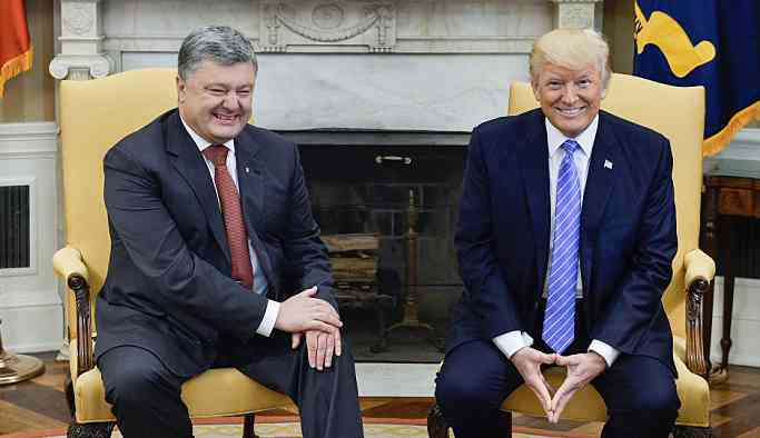 Poroşenko: Ukrayna’nın Putin’e ‘kıkırdayacak’ bir lidere ihtiyacı yok