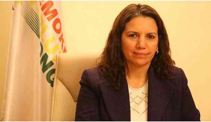 Selma Irmak: Herkes karanlığa inat bir mum yakmalı