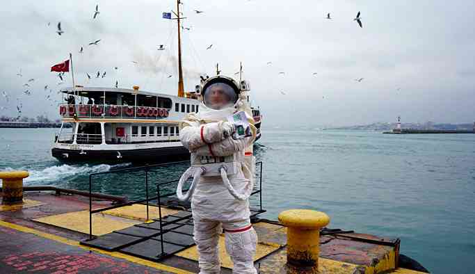 Sigaranın zararlarına 'astronot'la dikkat çekildi