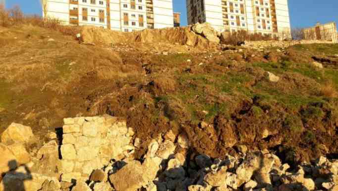 Şırnak’ta TOKİ’nin bulunduğu alanda toprak kayması