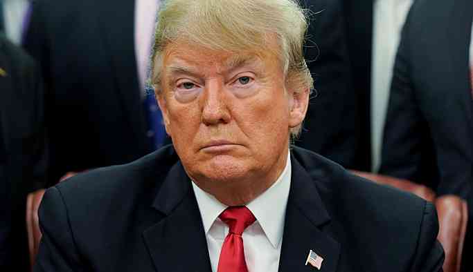 Sosyal medya kullanıcıları sordu: Trump bronzlaştırıcısı ve peruğu olmasa neye benzerdi?