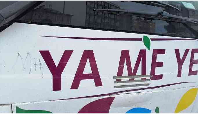 Van'da HDP'nin seçim otobüsüne saldırı
