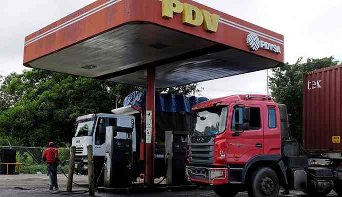 WSJ: Venezüella'nın petrol ihracatında feci bir düşüş var