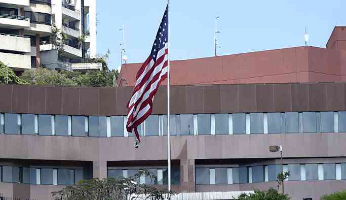 ABD'nin Caracas Büyükelçiliği'ndeki bayrağı kaldırıldı
