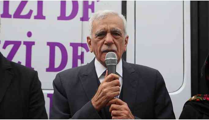 Ahmet Türk'ten kayyumlara: Atla geldiler, yürüyerek gidecekler