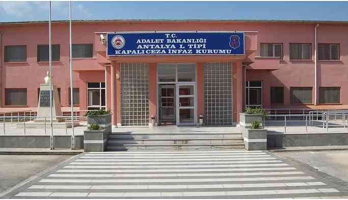 Antalya ve Alanya cezaevlerinde 60 tutuklu açlık grevinde
