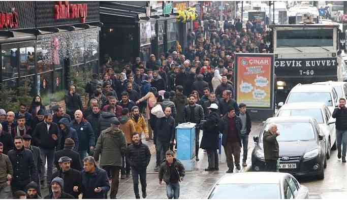 ‘Aylarca sebze alamıyoruz’