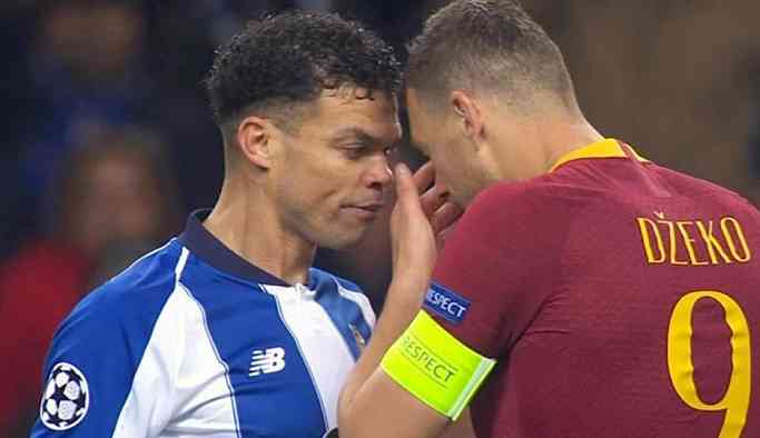 Çakır'ın yönettiği maçta eski Beşiktaşlı Pepe'yle burun buruna gelen Dzeko 'yerle bir oldu'