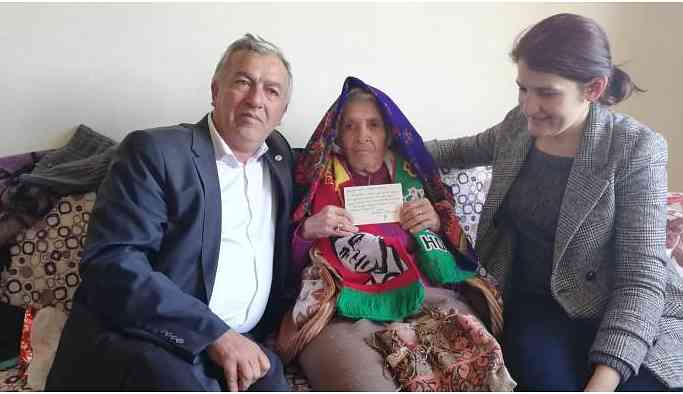 Demirtaş Malatyalı 'annesine' kart gönderdi