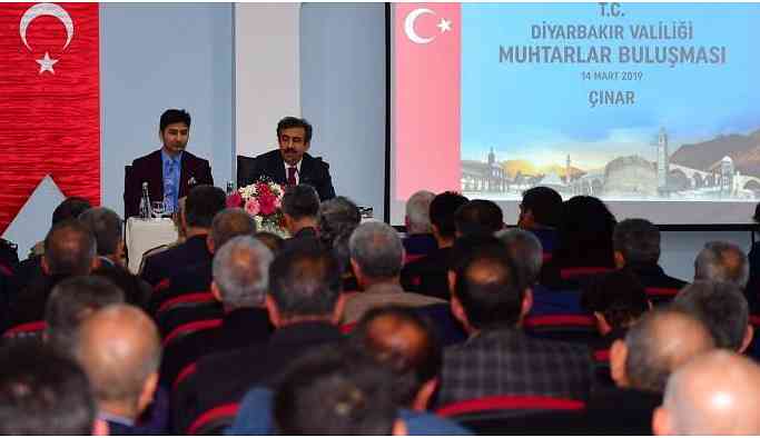 Diyarbakır Valisi muhtarı uyardı: AK Parti’ye 8 oy çıkarsa hizmet beklemeyin