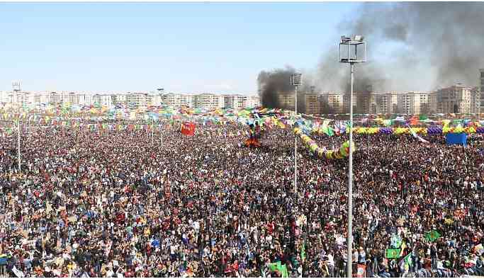 Diyarbakır’da yüzbinler Newroz’da: Bu özgürlük yürüyüşüdür