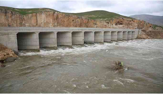 Hasankeyf’te ‘taşıma köprüsü’ balık neslini tehdit ediyor
