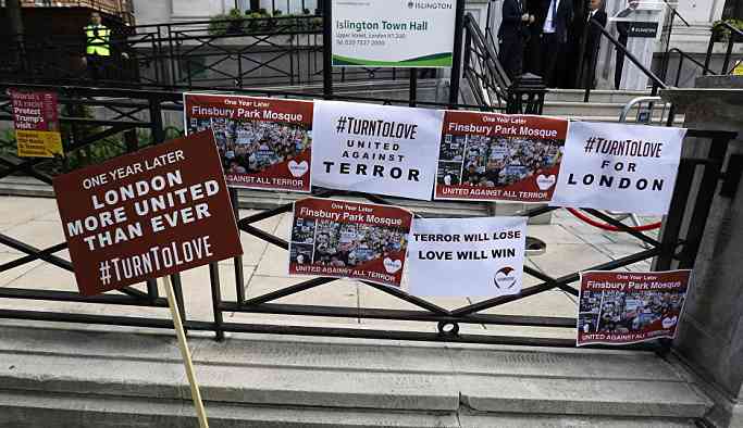 Yeni Zelanda'dan saatler sonra Londra'da da Müslüman gruba saldırı düzenlenmiş