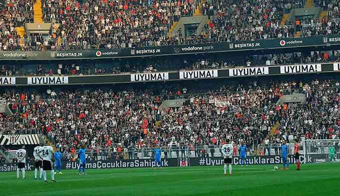 Beşiktaş Ankaragücü maçında çocuk istismarına protesto