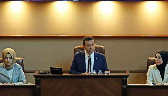 Bir ilkin yaşandığı İBB Meclisi gergin dakikalar yaşandı