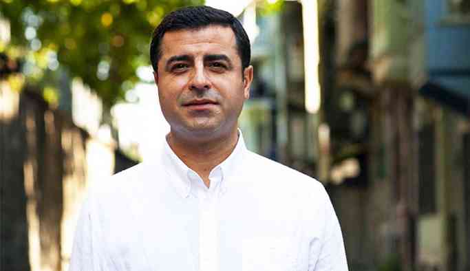 'Bu bayrak, sizin pisliklerinizi örtmek için dedelerimizin kanıyla var edilmiş bir bayrak değil'