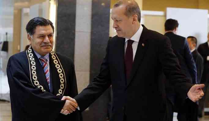 Eski AYM başkanı: Maneviyat diye iktidara geldiler ne hukuk bıraktılar ne ahlak